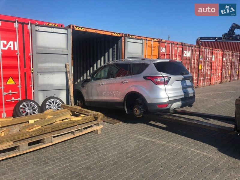 Внедорожник / Кроссовер Ford Escape 2017 в Киеве