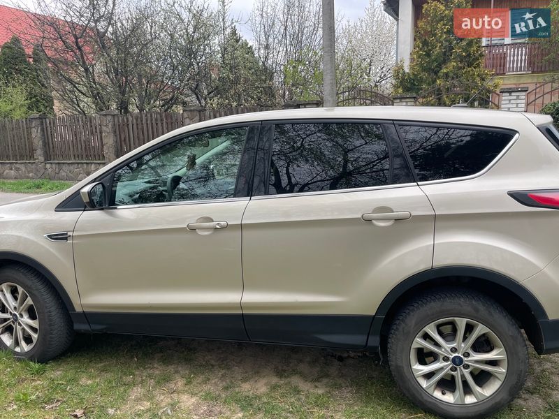 Позашляховик / Кросовер Ford Escape 2016 в Ужгороді