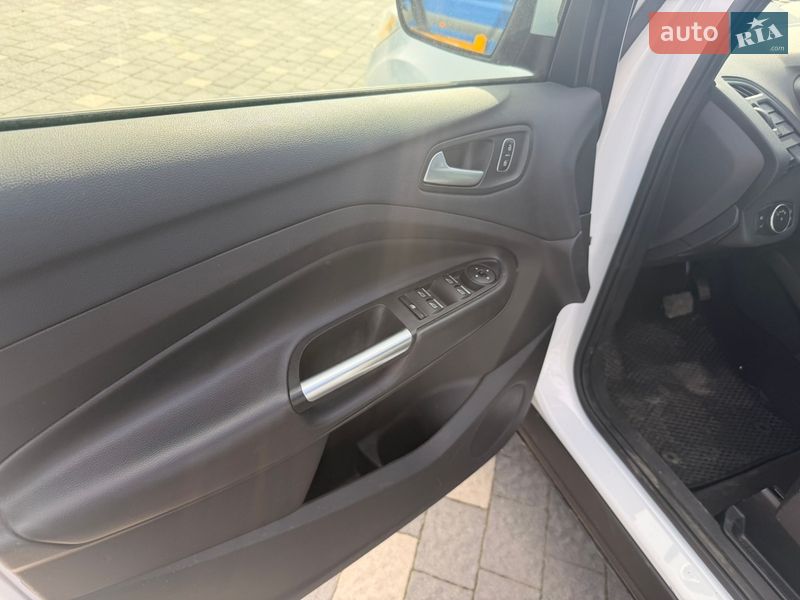 Внедорожник / Кроссовер Ford Escape 2017 в Тернополе