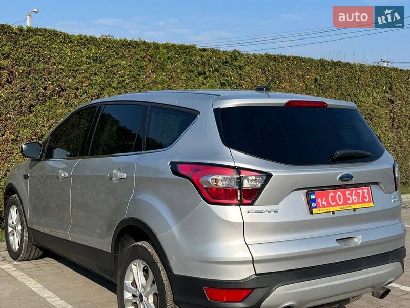 Внедорожник / Кроссовер Ford Escape 2017 в Львове