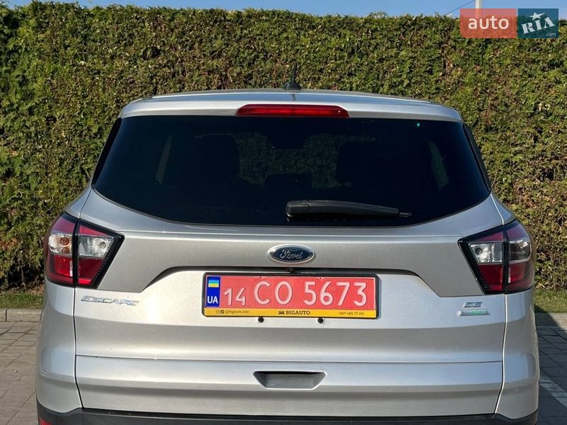 Внедорожник / Кроссовер Ford Escape 2017 в Львове
