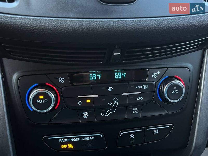 Внедорожник / Кроссовер Ford Escape 2017 в Львове