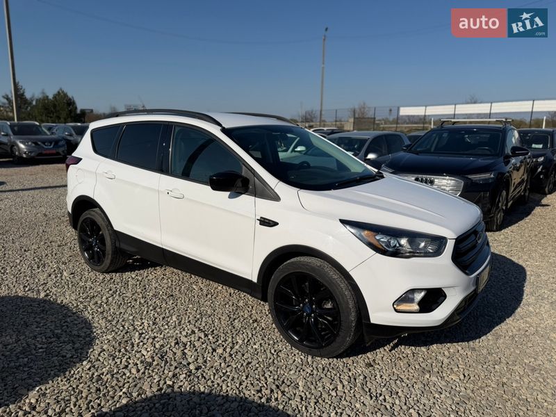 Позашляховик / Кросовер Ford Escape 2019 в Івано-Франківську
