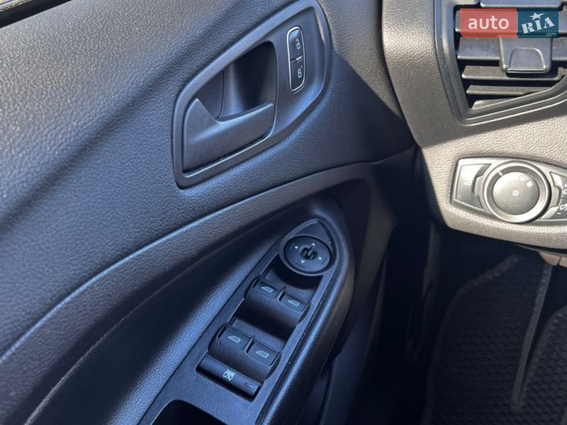 Внедорожник / Кроссовер Ford Escape 2016 в Киеве