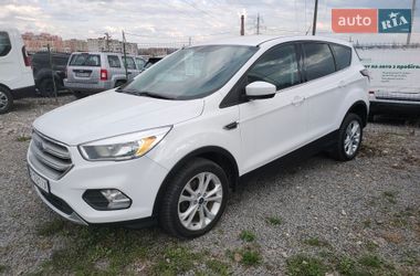 Позашляховик / Кросовер Ford Escape 2017 в Рівному