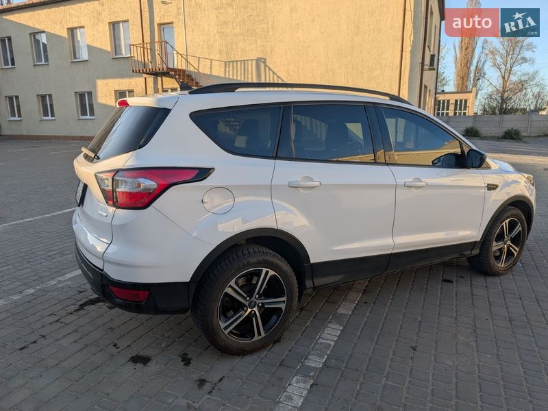 Внедорожник / Кроссовер Ford Escape 2018 в Днепре
