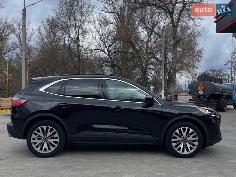 Позашляховик / Кросовер Ford Escape 2021 в Кременчуці
