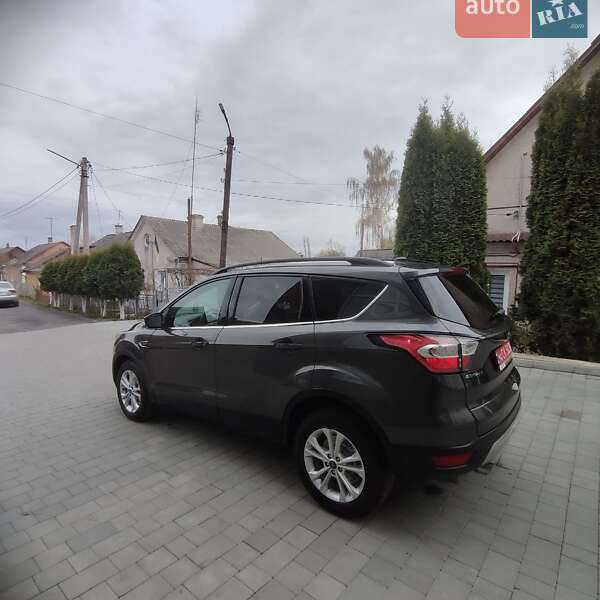 Внедорожник / Кроссовер Ford Escape 2018 в Дубно