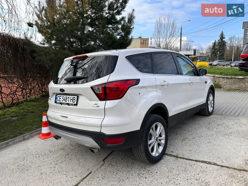 Внедорожник / Кроссовер Ford Escape 2019 в Черновцах