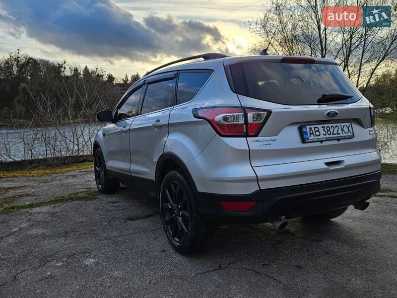 Внедорожник / Кроссовер Ford Escape 2018 в Хмельнике