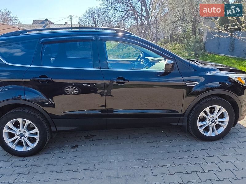 Позашляховик / Кросовер Ford Escape 2019 в Чернівцях фото 7 Позашляховик / Кросовер Ford Escape 2019 в Чернівцях