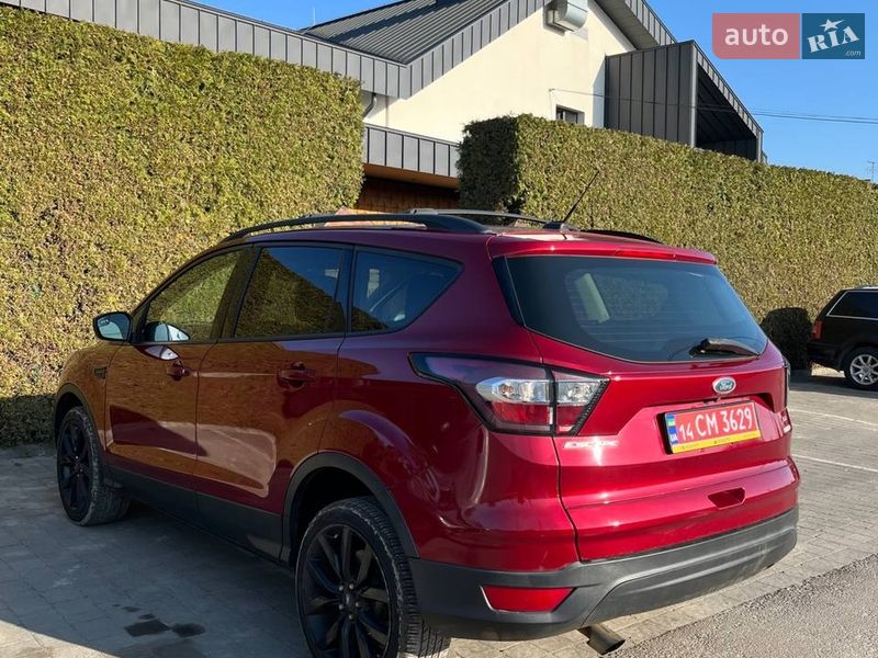 Позашляховик / Кросовер Ford Escape 2017 в Львові