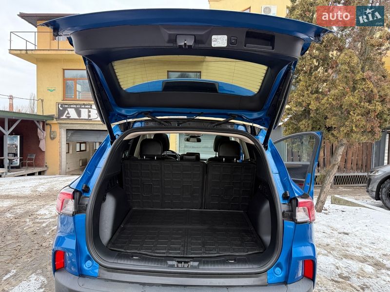 Позашляховик / Кросовер Ford Escape 2020 в Рівному