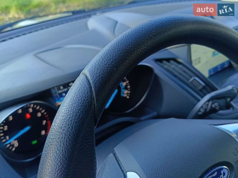 Позашляховик / Кросовер Ford Escape 2015 в Києві фото 22 Позашляховик / Кросовер Ford Escape 2015 в Києві
