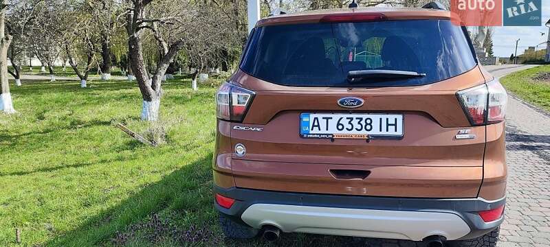Позашляховик / Кросовер Ford Escape 2016 в Івано-Франківську