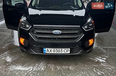 Внедорожник / Кроссовер Ford Escape 2017 в Полтаве