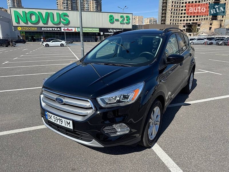 Позашляховик / Кросовер Ford Escape 2017 в Києві
