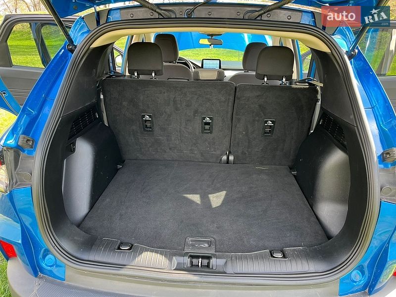 Внедорожник / Кроссовер Ford Escape 2020 в Саврани
