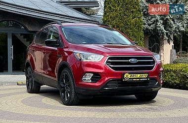 Позашляховик / Кросовер Ford Escape 2017 в Львові