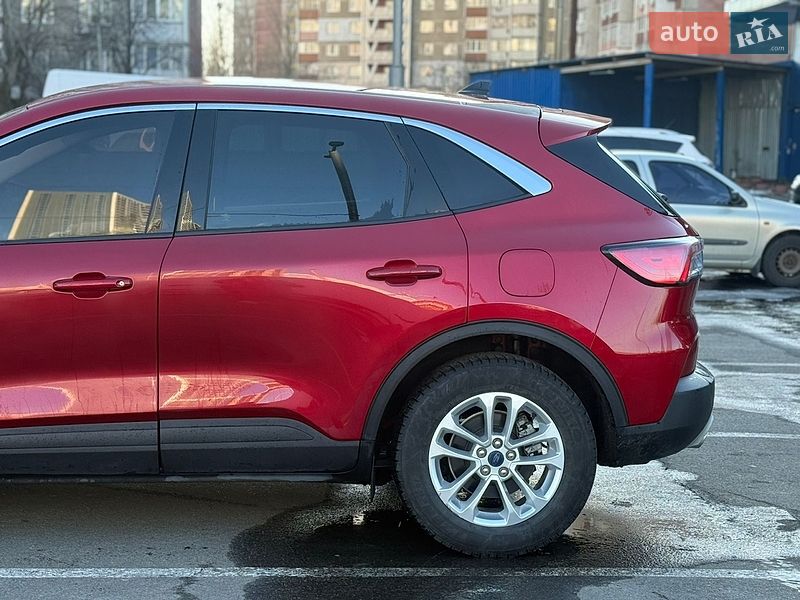 Внедорожник / Кроссовер Ford Escape 2019 в Киеве