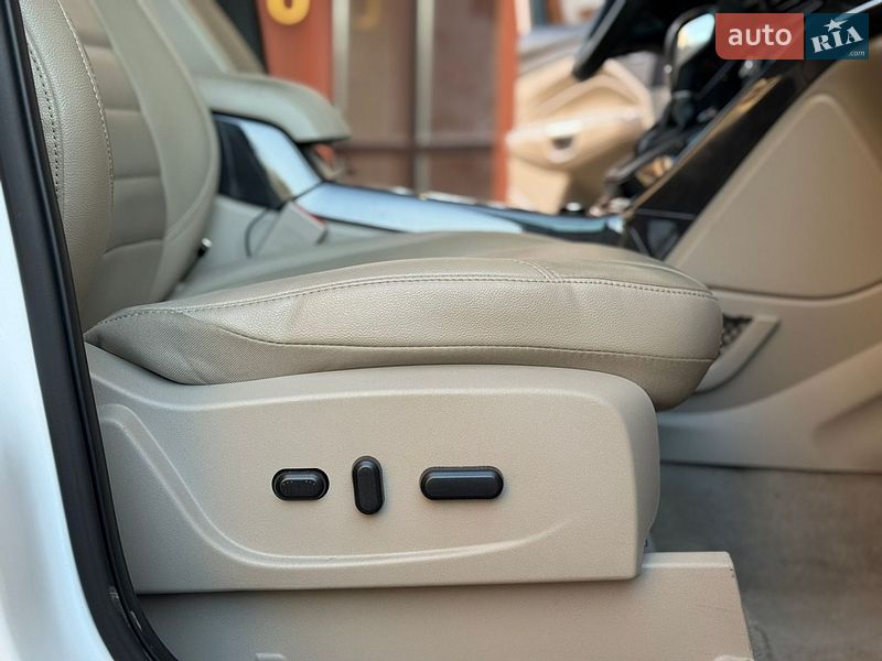 Позашляховик / Кросовер Ford Escape 2015 в Івано-Франківську