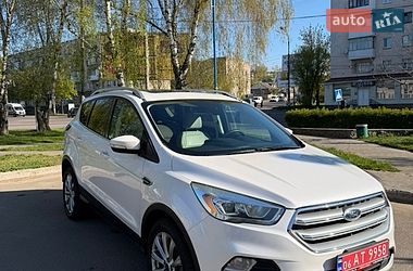 Внедорожник / Кроссовер Ford Escape 2017 в Житомире
