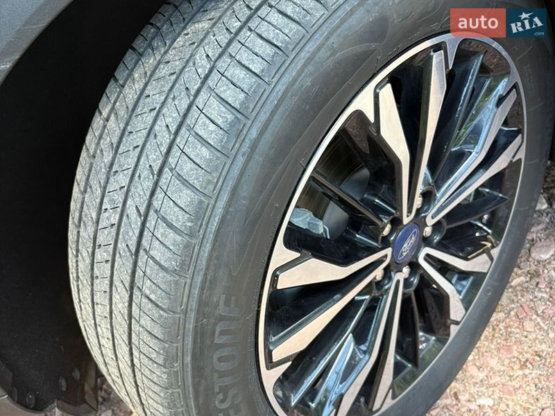 Внедорожник / Кроссовер Ford Escape 2021 в Киеве