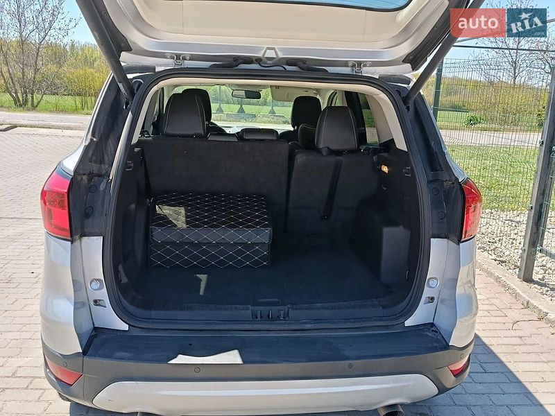 Позашляховик / Кросовер Ford Escape 2019 в Городенці