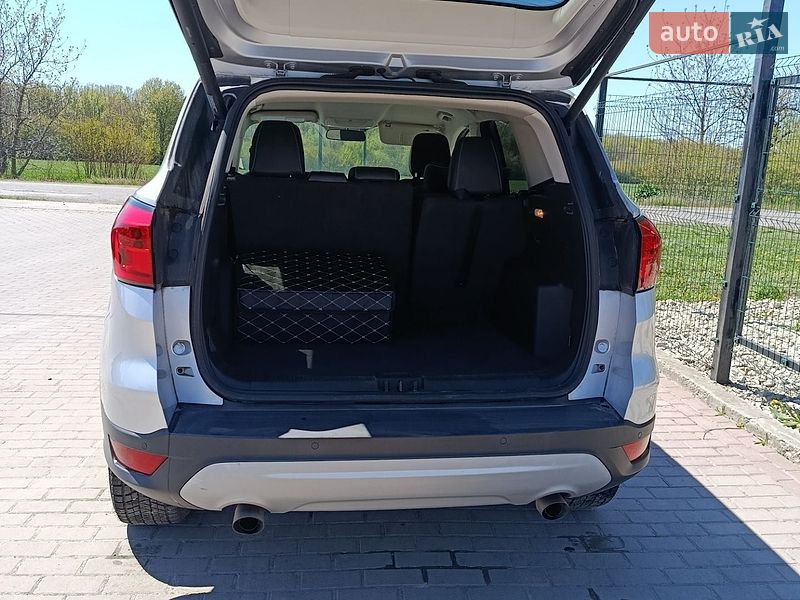Позашляховик / Кросовер Ford Escape 2019 в Городенці