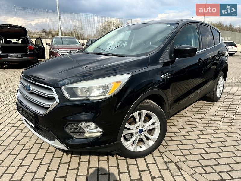 Внедорожник / Кроссовер Ford Escape 2017 в Львове