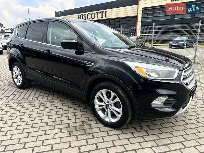 Внедорожник / Кроссовер Ford Escape 2017 в Львове