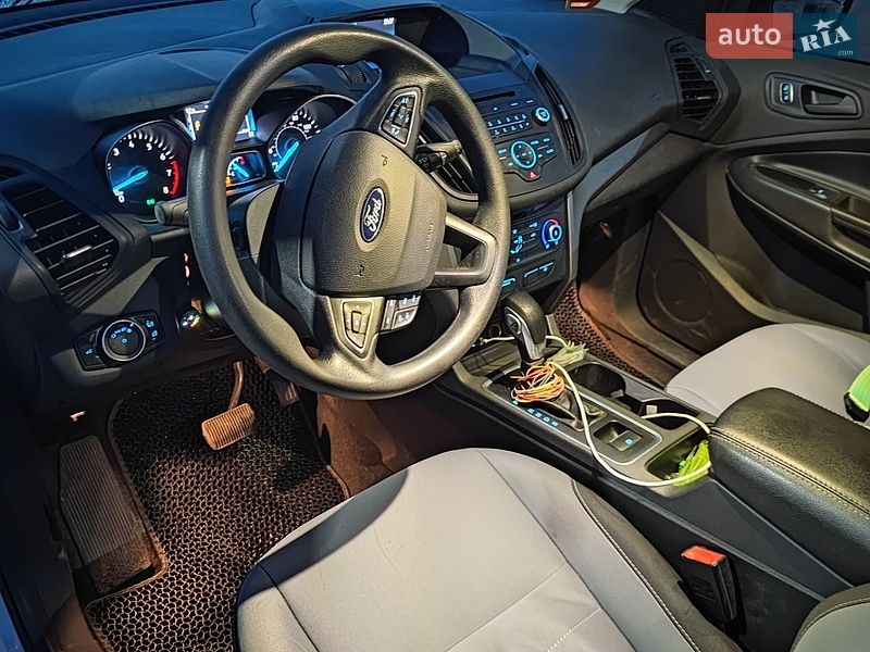 Внедорожник / Кроссовер Ford Escape 2017 в Киеве