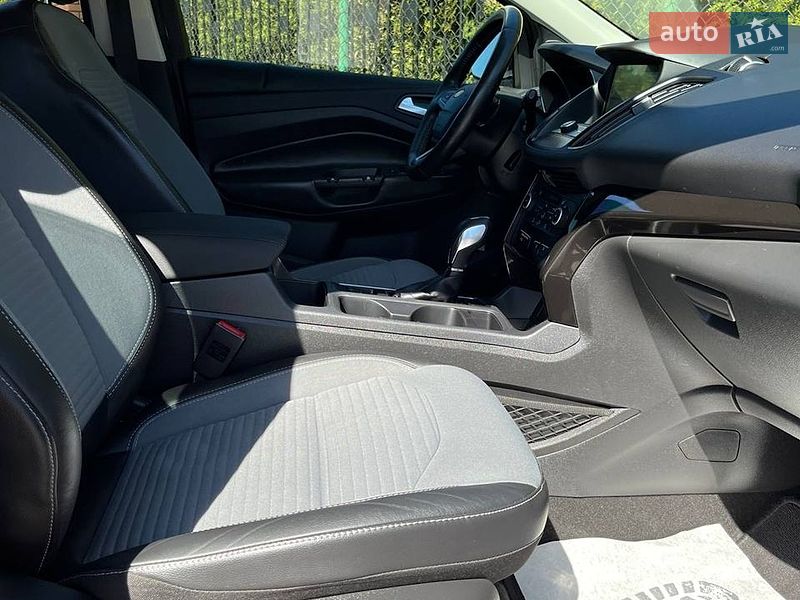 Внедорожник / Кроссовер Ford Escape 2019 в Львове