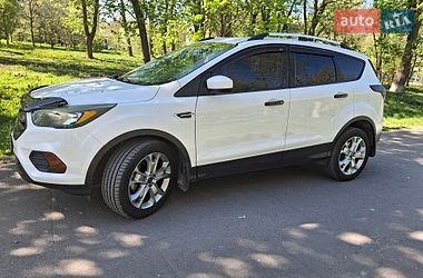 Позашляховик / Кросовер Ford Escape 2019 в Ізяславі