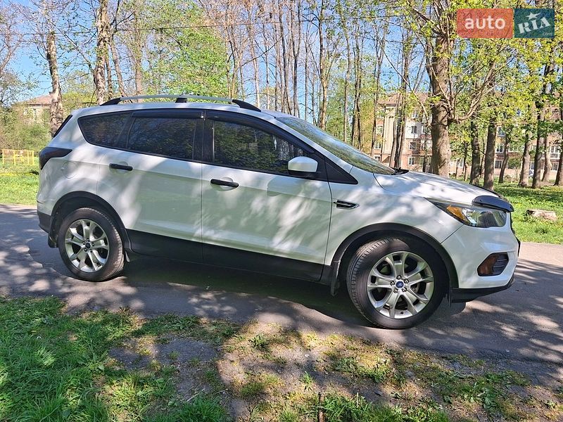 Внедорожник / Кроссовер Ford Escape 2019 в Изяславе