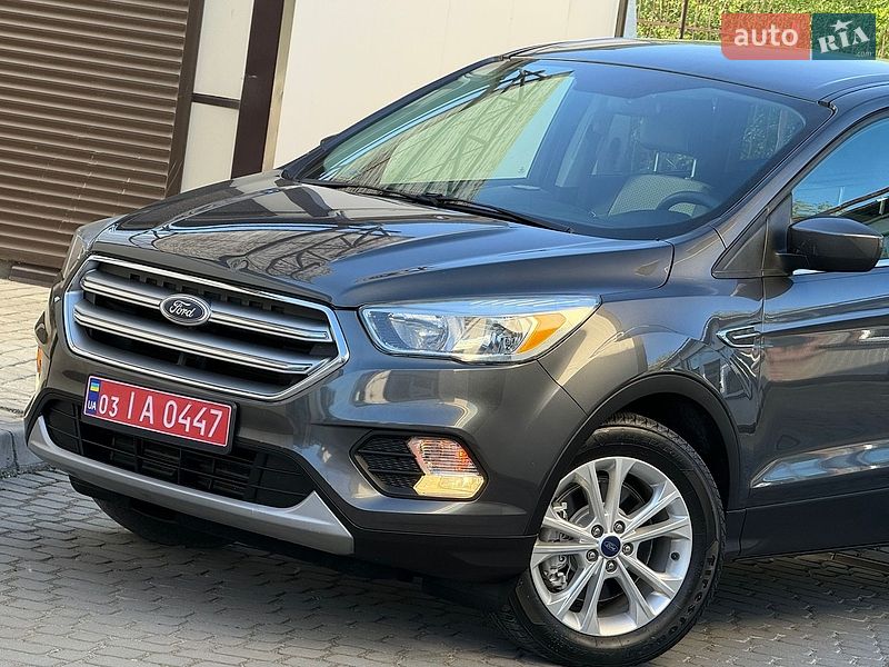 Внедорожник / Кроссовер Ford Escape 2017 в Дрогобыче