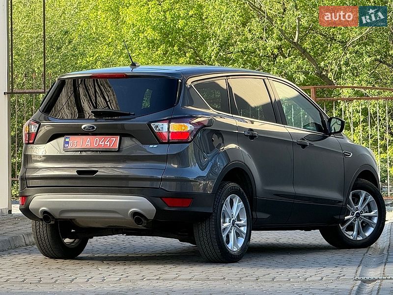 Внедорожник / Кроссовер Ford Escape 2017 в Дрогобыче