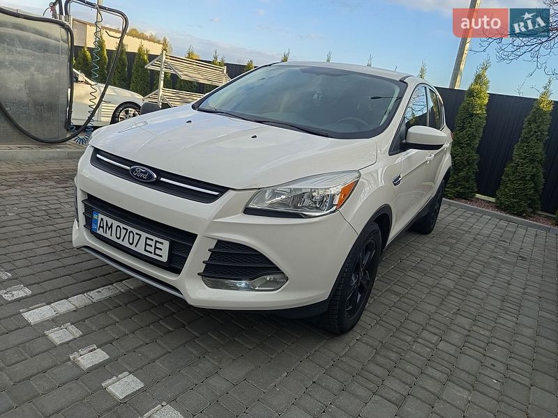 Внедорожник / Кроссовер Ford Escape 2014 в Звягеле