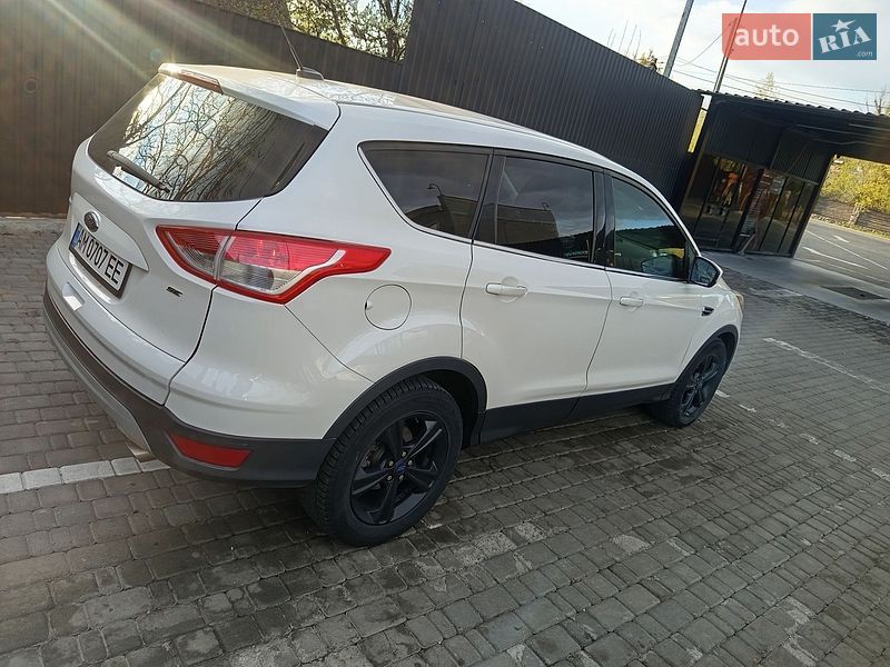 Внедорожник / Кроссовер Ford Escape 2014 в Звягеле