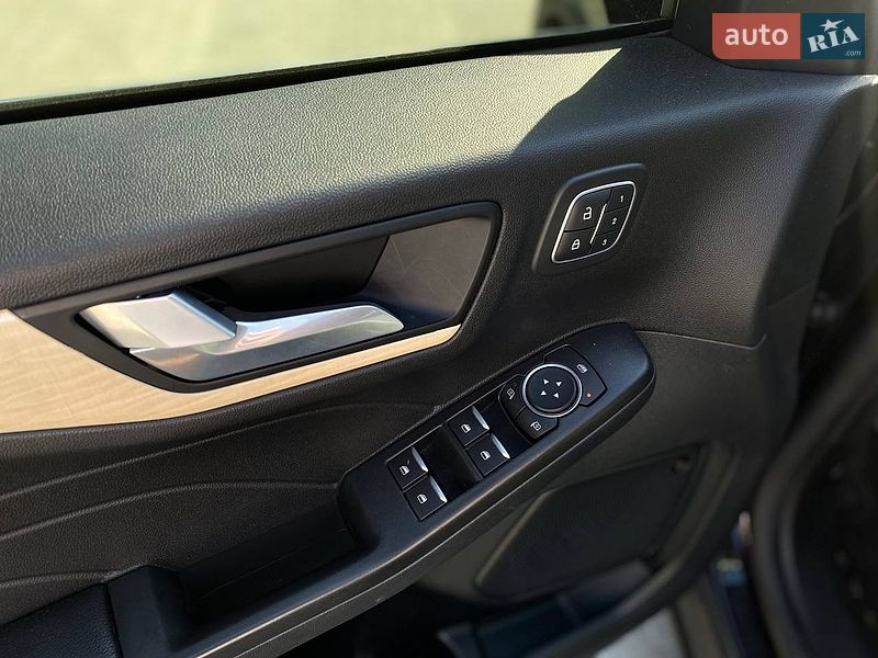 Внедорожник / Кроссовер Ford Escape 2021 в Киеве