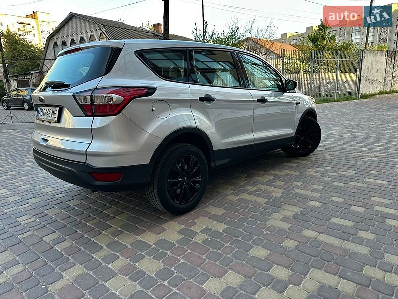 Позашляховик / Кросовер Ford Escape 2017 в Вінниці