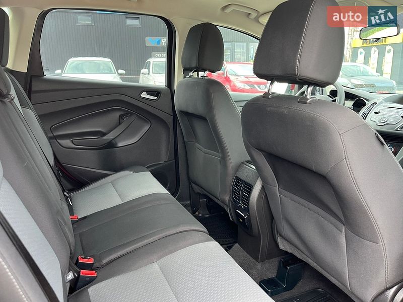 Позашляховик / Кросовер Ford Escape 2016 в Львові