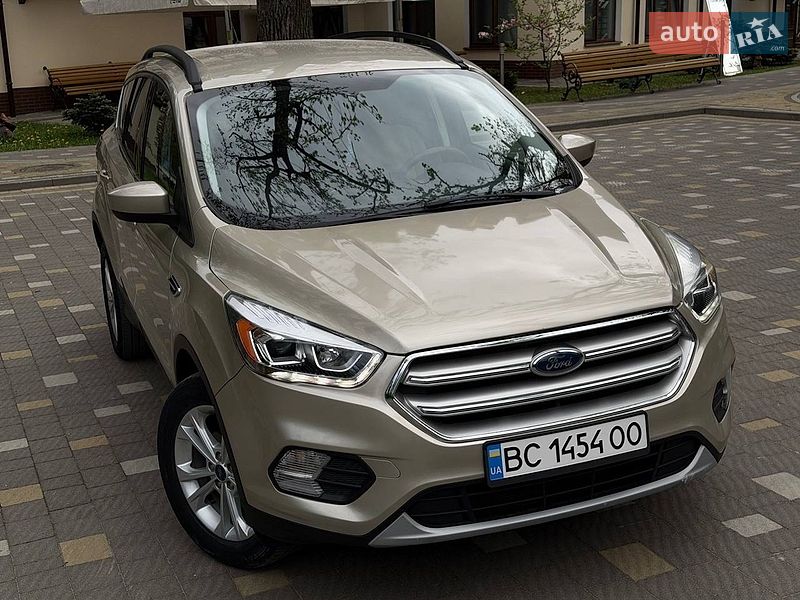 Позашляховик / Кросовер Ford Escape 2016 в Трускавці