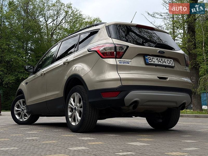 Позашляховик / Кросовер Ford Escape 2016 в Трускавці