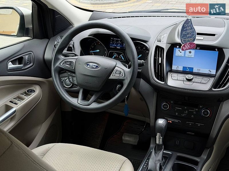 Позашляховик / Кросовер Ford Escape 2016 в Трускавці