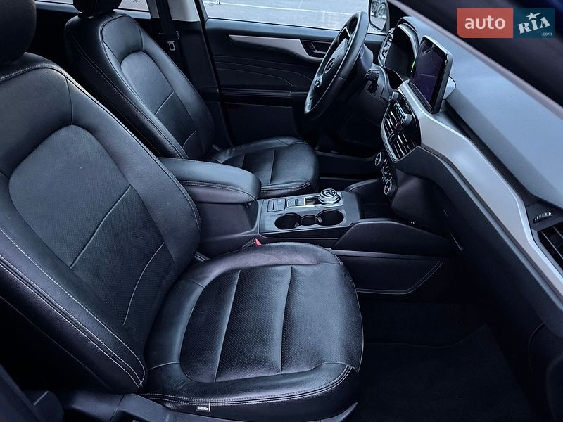 Внедорожник / Кроссовер Ford Escape 2022 в Черкассах