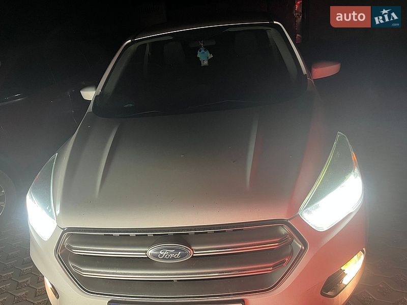 Позашляховик / Кросовер Ford Escape 2017 в Харкові