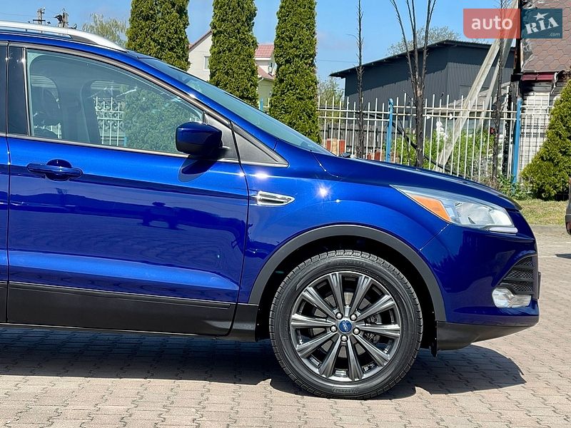 Позашляховик / Кросовер Ford Escape 2015 в Житомирі