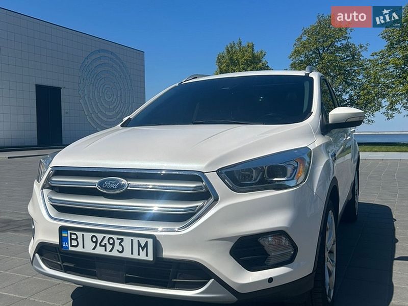 Внедорожник / Кроссовер Ford Escape 2017 в Светловодске