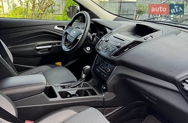 Позашляховик / Кросовер Ford Escape 2017 в Чернівцях